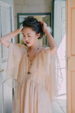 Molifusu  | White Midsummer Night's Dream Dress