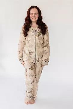 <p data-mce-fragment="1">Our Maple Leaf collection is made from luxurious pure and super-soft cotton fabric, this print symbolizes positive energy, joy and happiness. No matter what your challenges are, our collections help you relax, dream better and be happier in our most comfortable Myra shirt and pajama set.</p><p data-mce-fragment="1"><span data-mce-fragment="1">- 100% Soft Cotton</span><br>- Relaxed Fit<br data-mce-fragment="1">- Handcrafted<br data-mce-fragment="1">- Contrast Piping on Sh
