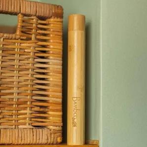 Earth Friendly Bamboo Toothbrush Travel Case 
<br>
Let your toothbrush air dry before putting in the travel case. Air holes are in either end for proper air ventilation! 
<br>
Naturally antibacterial <br>
Water resistant <br>
Non toxic <br>
Biodegradable <br>
BPA free <br>
Eco-friendly & compostable packaging