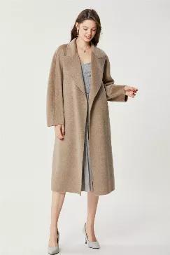 <p>Fabric: 100% Cashmere</span></p>
<p>Color: Gray</p> <br>
<p>Care: Dry clean</p>
<br>
<p>The luxurious coat is made of soft, sable-look pure cashmere fabric. The design is double-breasted with a peaked lapel and side pockets. Kimono sleeves are included for warmth and the raglan sleeve offers an oversized silhouette. A matching belt will offer extra coverage in the cold weather!</p>