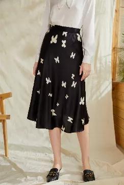<p>Fabric: 100% Silk<span> </span></p>
<p>Color: Black, White</p>
<p>Care: Handwash or dry clean</p>
<p> </p>
<p>This skirt is a 100% silk skirt that falls to the mid-calf. The skirt features an A-line silhouette and has concealed side zip. This unlined skirt will be perfect for any occasion.</p>