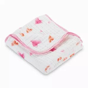 <ul>
<li>WARM AND SNUGGLY BLANKETS - Cuddle up with a LollyBanks 100% cotton muslin heart quilt to make your baby warm even on the chilliest of winter days or those cool summer nights. Each 47x47 blanket is the perfect size to keep with your newborn through their toddler years.</li>
<li>ADORABLE HEART DESIGN - This fun and flirty heart quilt is perfect for keeping in the nursery, snuggling up with on chilly nights, or using for a photo prop for Valentine's Day! The Pink edging really elevates th