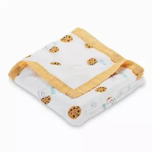 <ul>
<li>WARM AND SNUGGLY BLANKETS - Cuddle up with a LollyBanks bamboo cotton milk and cookie quilt to make your baby warm even on the chilliest of days. Each 47x47 blanket is the perfect size to keep with your newborn through their toddler years.</li>
<li>THE PERFECT COMBO - This? adorable milk and cookie quilt goes together like LollyBanks and YOU. You can't help but to fall in love with this fun and delicious design!</li>
<li>FADE RESISTANT AND LIGHTWEIGHT - This quilt is machine washable an