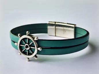 Each bracelet is made with two strands of genuine leather, a nautical wheel charm, and an antique silver magnetic clasp.

SM/MD SIZE: 6.5"
LARGE SIZE: 7.5"
(Custom sizes welcome)

If you would like gift boxes included in your order, please order those separately! Thank you!