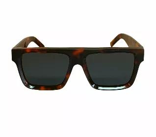 <p><strong>BIODEGRADABLE MAZZUCCHELLI VEGETABLE ACETATE SUNGLASSES</strong></p>
<p>Woodensun Sunglasses Luxury Editions inspired by the majestic and iconic Italian structures is made with Mazzuchelli vegetable acetate, a classic frame that lasts over time, combined with gold temples to give it a perfect finish. Its modern design provides a comfortable fit and polarized anti-glare lenses with 100% UV400 protection ... Simply a unique piece.</p>
<br>
<p><strong>Sizing: Widht: 150 mm | Nose Gap: 17