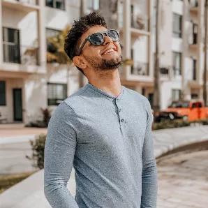 <p><strong>Naples 2020 Wood Sunglasses</strong></p>
<p>Woodensun sunglasses inspired by the cities we have visited and have made us daydream, these frames are made of wood or bamboo, the designs of our frames are designed for all tastes, with modern designs and with the perfect fit. They are all polarized lenses and with 100% UV400.</p>
<br>
<p><strong> SIZE: 57x18x145</strong></p>
