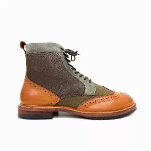 <p>Men's Lace-up derby boots. Multicolor wingtip handmade boot with brogue perforations and medallion. Dress up any way you style it. </p>
<p>Composition:</p>
<ul>
<li>Cushioned footbed <br> Upper: 100% Leather <br> Lining: 20% Leather + 80% Textile <br> Insole: 100% Leather</li>
</ul>