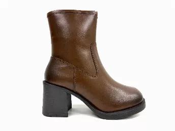 <p>Add a modern-contemporary style to your footwear collection wearing this dashing pair of boots featuring a sturdy Go-go rubber heel and a minimalist upper that bring an updated 1970's vibe to life. </p>
<ul>
<li>Zip-up</li>
<li>Broad-square toe</li>
<li>Custom rubber heel</li>
<li>Handmade </li>
</ul>
<p><strong>Composition:</strong></span></p>
<ul>
<li>Footbed: 100% Leather</li>
<li>Upper: 100% Leather</li>
<li>Lining: 100% Textile</li>
</ul>
<p><strong>Measurements:</strong></p>
<ul>
<li>He
