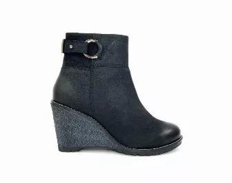 <p> Handmade wedge booties featuring a stable rubber heel, side zippers, and an upper metal hoop design. Made to complement a fashionable-modern look while proving lasting comfort. </p>
<ul>
<li><strong>Zip-up style</strong></li>
<li><strong>Wedge-boot</strong></li>
<li><strong>Cushioned footbed</strong></li>
</ul>
<p><strong>Composition:</strong></p>
<ul>
<li>Upper: 100% Suede Leather</li>
<li>Lining: 20% Leather + 80% Textile</li>
<li>Insole: 100% Leather</li>
</ul>
<p><strong>Measurements:</s
