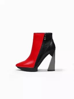 <meta charset="utf-8"><p data-mce-fragment="1"><meta charset="utf-8"><span>Bring fresh style to your footwear with these contemporary heel-sandal charmed with a modern-art-inspired chunky heel.</span></p><ul data-mce-fragment="1"><li data-mce-fragment="1">1.9'' heel</li><li data-mce-fragment="1">Buckle closure</li><li data-mce-fragment="1"><span data-attr="upper_composition" data-mce-fragment="1">Genuine leather</span><span data-mce-fragment="1"> </span>upper</li><li data-mce-fragment="1"><span 