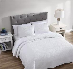 <p>The Nesting Company Aspen 3 Piece Queen Quilt Set is simple and sophisticated. With its Waffle quilting pattern it can give your bedroom a trendy hotel style. Solid colors can also provide a relaxing space - great for winding down after a long day. Made from super soft Microfiber, perfect for year round use. This set is machine washable for easy care.</p>
<ul>
<li>Set Includes: 1 Quilt, 2 Shams</li>
<li>Set Dimensions: Queen: 1 90x90 Quilt, 2 20x26 Pillow Shams</li>
<li>Set Dimensions: King: 
