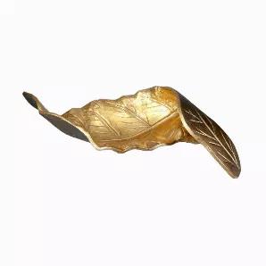 <p>An interesting Decorative accent for your kitchen counter or table, the Metalico Hoja Rizada Curled Leaf Shape Tray makes a sophisticated statement in your home. Made of heavy cast aluminum, this two-toned bowl features a lovely gloss gold color on the inside and a complementary dark bronze color on the outside.</p>
