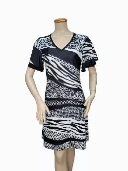 <style type="text/css"><!--td {border: 1px solid #ccc;}br {mso-data-placement:same-cell;}--></style><p><span>This soft comfy digital print knee length dress has a V - neckline. Comfy swing silhouette flares gently to a perfect finish with square back strap. Versatile dress to hang around the house with or go to beach or visit to supermarket. look sexy if you pair it with a belt for a night out.</span></p><ul><li><span>95% Polyester/5% Spandex Blend </span></li><li><span>Machine Washable delicate