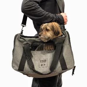 <h4>DESCRIPTION</h4>
<p>We know how stressful traveling with your furry friend can be and that's why we created the Karry-On! The Karry-On is designed to fit in the under-seat stowage area of most airplanes with plenty of mesh to provide airflow to keep your pet cool and comfy during travel. You can also use the Karry-On as a portable crate on your road trip adventures!</p>
<p><strong>Recommended for pets up to 20 lbs (9.1 kg)</strong></p>
<h4>FEATURES</h4>
<ul>
<li>TSA Approved</li>
<li>Works g
