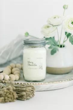 <p class="" style="white-space:pre-wrap;">Vanilla bean and a hint of sweet spun sugar folded into ribbons of whipped cream , you will absolutely love this candle! </p>