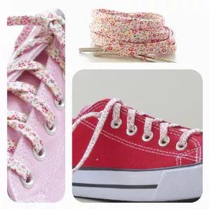 <p>Shoelaces covered in white flowers on a yellow background, wow, these are such fun shoelaces for the spring and summer.</p>
<p>Planning to have a converse wedding? These shoestrings are a perfect accessory.<br></p>
<p>Ready to twin with your dog? Check out our