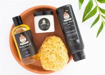 <meta charset="UTF-8"><p class="s5"><span class="s2">Luxury doesn't have to be complicated. Treat your king to a lavish home spa experience with our men's shower and skincare gift set. Perfect for those with eczema or sensitive skin, these products are packed with all-natural ingredients that are deeply nourishing:</span></p><p class="s5"><span> </span></p><div class="s7"><span class="s6">--? </span><span class="s2">4 oz. KING Whipped Shea Butter </span></div><div class="s8"><span class="s6">--?