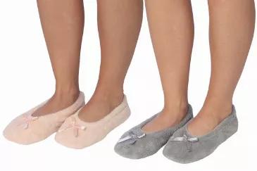 Roxoni presents a timeless classic Women's Terry Ballerina Slipper that will never go out of style! The Slippers you've been dreaming about all season; ROXONI is here in countless colors and prints. Key Features - Lightweight- Perfect for travel - Soft Cotton Terry Inner and Outer - Ultra comfort memory foam insole - Satin designed Bow on the Upper - Soft Cotton Terry Insole naturally wicks away moisture - Slip-on Style for easy on-off - Machine Washable - Available in colors: Black/Purple, Grey
