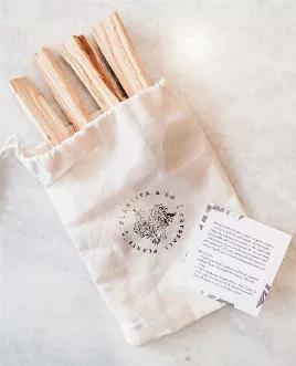 <p>Energetically cleanse  your space to invite positive energy in with the soft smoke of Palo Santo. Enjoy the calming sensation as the smoke fills and purifies the environment. As you watch the smoke ascend, some believe your wishes and intentions will rise and mingle into the universe - connecting heaven, earth, and humanity into one. </p><p>Premium Peruvian ethically sourced Palo Santo bundle. Each bundle will come with 4 pieces of Fragrant Palo Santo and sachet bag.</p><p><strong>What you g