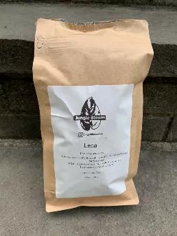Benefits of Leca: - absorb water directly to the roots without suffocating the plant- prevents plants from completely drying out but still provide proper drainage, which means less watering, perfect for those who forget to water or are on vacation. Includes 1: 2lb resealable bag of leca clay expanded balls