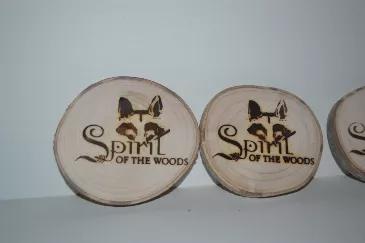 <p>Wood Log Slice Magnets set of 4, with bark that will not separate! </p><p><strong>With Wood Burned Spirit of the Woods Logo</strong></p><p><strong>Strong magnet not a cheap one</strong></p><p>3 " to 4" D x 1/2"</p><p>Our Log Slice Magnets are kiln Dried, Sanded both sides and unfinished <br></p><p>Available in Aspen, Birch and Balm of Gilead</p>
