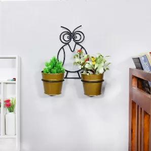 This designer modular flowerpot Adds vibrance and beauty. This wall planter keeps plants safe from the pets And add a huge difference in the look and feel of the home garden. Add this iron and flower pot to your home.
