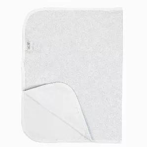 Our best-selling Portable Changing Pad Liners are a tried and true fave! </p> To be used on top of the changing pad or on any surface that needs protection during change!</p> <br </p> Made of 100% premium quality Terry cotton for protection against baby's skin, with a waterproof bottom and a bias trim for added durability! Generously sized to allow for shrinkage, so it fits after every wash! Great for on-the-go, this multi-use changing pad liner is big enough to accommodate a change in public wh