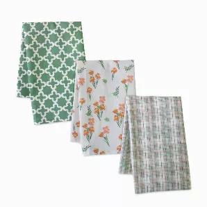 Enhance your kitchen Decor with this beautiful set of Cotton Tea Towels. Featuring three assorted designs, the classic green, orange, and white color scheme paired with the geometric, plaid, and floral design is the perfect combinaiton to create a stunning display. The quality cotton composition is sure to last for seasons to come. Reccommended for both functional and Decorative use.