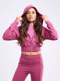 <p><strong>Fitted Athletic Zip-Up Crop Hoodie Jacket for Women</strong></p><p><br></p><p><strong>Get the ultimate in comfort and mobility with JupiterGear’s fitted zip-up athletic crop hoodie for women. Built for all-day activities as well as daily workouts, this is a hoodie that is both practical and stylish!</strong></p><p><br></p><p><strong>With all of the classic style - but definitely without the weight! - of other crop hoodies, this silky smooth lightweight top will soon become your fave