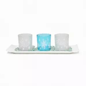 Add some festive d?cor to your space with this set of Winter Wonderland candle holders!  This arrangement includes 3 evenly sized glass candle holders atop a ceramic plate, complimented by surrounding glass beads.  Perfect for any room, this accent piece will complete the look of your holiday dreams!