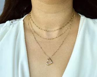 <p>You have just found the dainty chain silver necklace that has the power to make women feel:<br />
- chic and stylish;<br />
- feminine and elegant;<br />
- unique and fabulous.<br />
Product - details and features:<br />
- 16&quot; necklace comes with 3&quot; attached extender (16&quot; - 19&quot;);<br />
- 14k Gold Filled 4mm link chain;<br />
- 14k Gold Filled spring ring closure.<br />
- handmade in California, USA.<br />
This elegant piece handcrafted with talented hands with lov