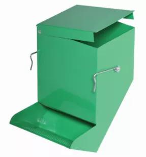 Prevue Hendryx's Metal Bin Feeder is the perfect way to feed rabbits, guinea pigs, and other similar-sized animals. The feeder can be used for either food pellets or timothy hay, and has a mesh bottom that allows pellet dust to sift out of the trough.