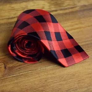 <span>You'll be on point with this buffalo plaid necktie.</span><br><span>Comes in men's size of Approx. 58" in length.</span><br><span>Microfiber.</span>