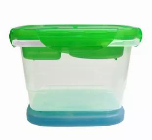 From salads to soups, pasta to sandwiches, this set is designed with freshness in mind.<br> Ice pack attaches to bottom for easy travel and to maximize space<br> Large main container<br> Dressing/sauce cup with lid<br> Condiment/side tray<br> Snap & click lid locks on all 4 sides<br> Product Size: 8" W x 8" H x 6" D