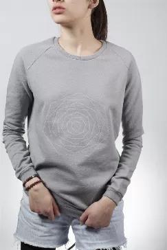 <p>Stay stylish from yoga to brunch with in our wide neck, gray raglan flower sweatshirt.</p><p>Garment dyed, and cut in a comfortable relaxed fit, this 100% French terry piece features slim cuffs and hem bands.</p><p>This sweatshirt features our elegant signature "septagon" flower in light gray on the front.</p><h5>Wearing It</h5><p>Wear this sweatshirt around the house, to brunch, or while out for a stroll on a chilly Sunday afternoon.</p><h5>Origin</h5><p>This 100% pure cotton sweatshirt is d