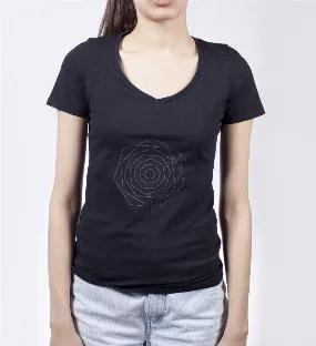 <p>Our wear everywhere? T-shirt in basic black. This wide v-neck Tee is garment washed and cut from soft premium cotton.</p><p>It has a slightly loose silhouette for a comfortable fit, and a softly rounded hem at the back.</p><p>This Tee features our elegant signature "septagon" flower in light grey on the front.</p><h5>Wearing It</h5><p>It is the perfect year-round piece, great for wearing solo or layering under sweaters and jackets.</p><p>This T-shirt fits true to size.</p><h5>Origin</h5><p>Th
