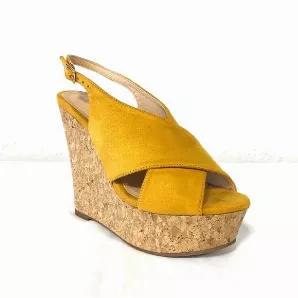 Gorgeous lightweight wedges by Liliana. Wedge is about 5 inches with a 2 inch platform. Medium width and true to size.