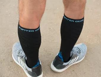<p><strong>LM-COMPSOCK2-M-BLBLU</strong></p><p><strong>Endurance Compression Socks for Running and Hiking</strong><br> <br> Need exceptional therapeutic support that relieves pain while improving circulation and preventing injuries? Get Savoy Active's graduated compression socks! They're great for all types of activities and sports including running, walking, hiking, cycling, weight training, and CrossFit. These compression socks are also ideal during pregnancy, while traveling and flying, or wh