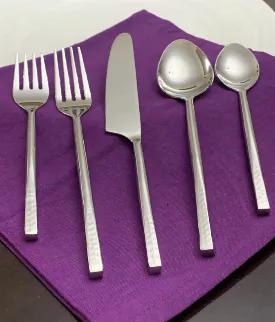 Make your dinner table setting exciting with our luxurious flatware set. Whether you are looking for gold silverware set, black flatware set or modern flatware, we have it all. Give an elegance to your dining room table settings with our artisan cutlery set in formal dinner setting or casual. A perfect stainless-steel silverware to gift. Set Includes 4 pieces of each: 8.5" Dinner Fork, 9" Dinner Knife, 8" tablespoon, 6.5" teaspoon, 6.5" salad fork. Silver glossy finish flatware set. Total Weight