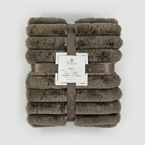 Luxurious and plush, this faux fur throw collection adds sophistication to a bedroom or living room. It is also a perfect combination of statement and coziness. Material: 100% polyester