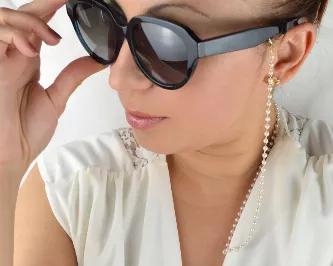 You have just found the dainty glasses/sunglasses chain that has the power to make women feel:<br>
- chic and stylish; <br>
- feminine and elegant;<br>
- unique and fabulous.<br>

Product - details and features:<br>
– lead and nickel free gold plated lobster claw clasps (x2) and jump rings (x2);<br>
– lead and nickel free 2mm yellow gold plated copper chain with 4mm white faux pearls;<br>
– black and white chain holders (both sets come with each chain).<br>

This elegant piece handcrafted 