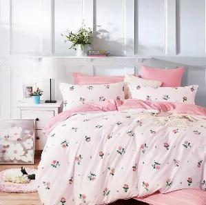 Very pretty bedding set. One of the must have! Pattern: Elegant Rose <br>
Material: 100% Cotton. Printing fabric. Thread count: 220 TC. <br>
Dimensions: Queen/Full Duvet Cover : 90"*90",it fits both Queen and Full Duvet /Comforter. <br> Pillow Sham for Queen/Full 26"*20"+2" flange. <br> Set includes: 1 Duvet Cover and 2 Pillow shams. <br>
Care instruction: Machine washable, Be sure to follow the wash instruction on sewn label. Zip the zipper before washing. . <br>

Features: <br>
Four Corners ar