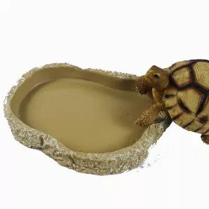 Jungle Bob's flat resin food & water dish is ideal for your box turtle or tortoise!<br>

Easy to clean, doesn't tip and very durable<br>

Dimensions: 8 x 6 x 3cm
