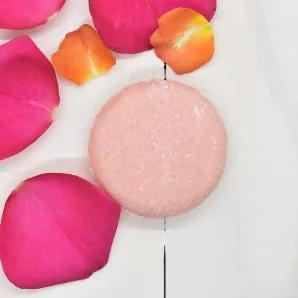 Our shampoo bars are vegan, natural will strengthen your hair shaft, helping to prevent split ends and breakage. Lathers easily! Cleans and softens hair without harsh chemicals or plastic packaging. <li>up to 70 washes per bar!</li> <li>unscented and scented bars available</li> <li>no plastic packaging</li> <li>recyclable cardboard packaging</li> <li>phosphate-free</li> Rose Geranium - Coconut Oil, Water, Sodium Coco Sulfate, Calamine Powder, Rose Geranium Essential Oil